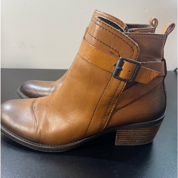 Vince Camuto Beamer Two Tone Calf Booties. Size 9.5. EUC - Picture 6 of 11